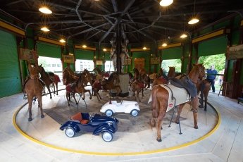 У Празі знову відкрилася найстаріша карусель у Європі — фото 2