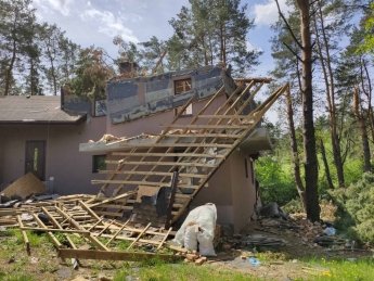 «Мріємо повернутися додому і відбудувати наш дім» - історія родини біженців з Київщини, будинок якої розбомбив російський снаряд — фото 2