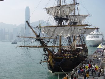 В Барселоне можно увидеть самый большой деревянный парусный корабль в мире — фото 1