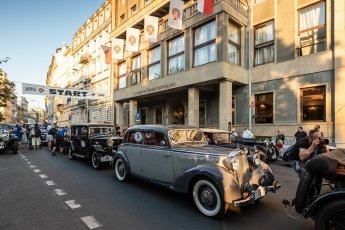 В Праге можно будет бесплатно посмотреть на раритетные автомобили — фото 2