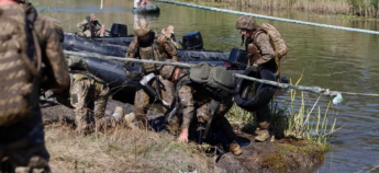 38 ОБМП форсує річку