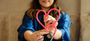 Страхова медицина та нестача сімейних лікарів: як лікують українців у Канаді