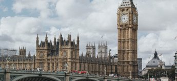 Британия поможет украинским беженцам выучить английский и найти работу