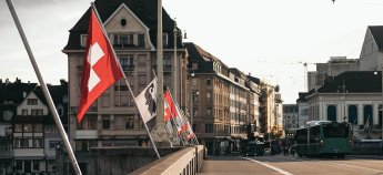 В Швейцарии украинцам стало труднее получить «статус S»