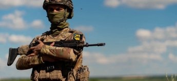 Боєць ЗСУ на фронті
