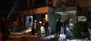 Рятувальники Києва гасять пожежу