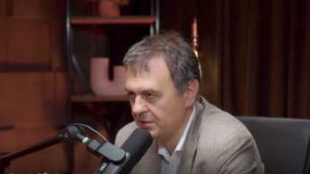 Данило Гетманцев дає інтерв'ю