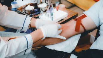 Більшість ВІЛ-інфікованих українців у Польщі - незаразні