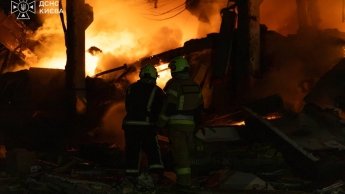 Палає лікарня в Києві після обстрілу РФ