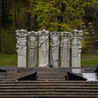 В Литве демонтируют самый большой мемориал советским солдатам