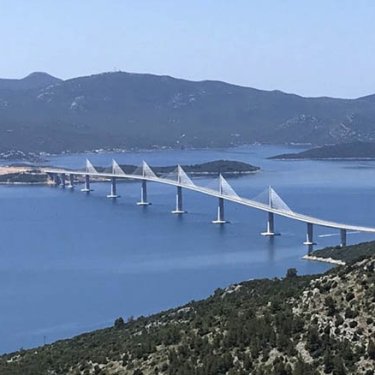 Хорватия открывает мост в обход Боснии, чтобы соединить разделенные части страны