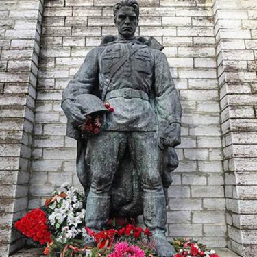 Естонія в секретному режимі готується до знесення радянських пам'ятників