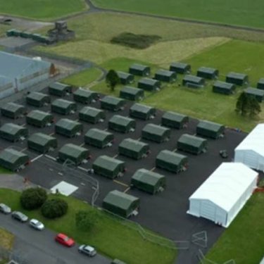 В Ирландии беженцев из Украины поселят в военном лагере из-за нехватки мест