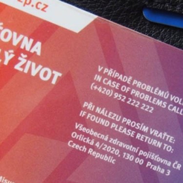 Українським біженцям у Чехії потрібно отримати нові поліси медичного страхування