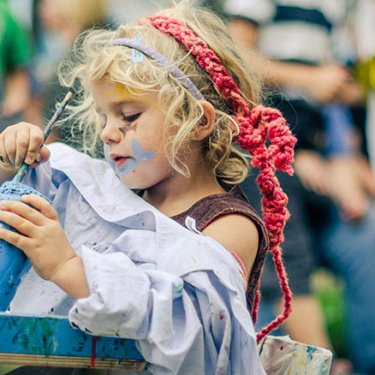 Украинских детей в Праге приглашают на "украинские орнаменты"