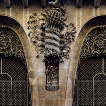 У Барселоні можна безкоштовно відвідати палац, збудований Антоніо Гауді
