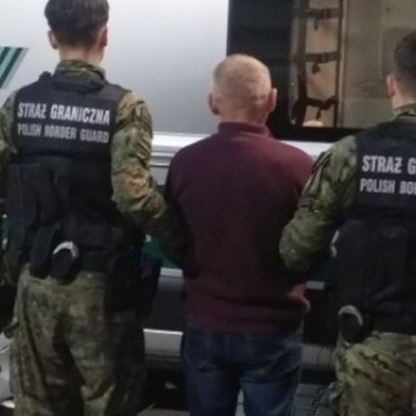 Польща вигнала та ще й забанила українця, який виловив легендарного сома - велетня у Варшаві