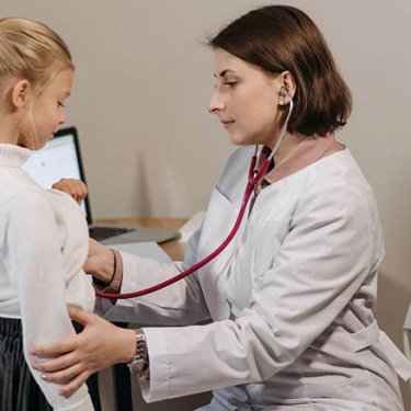 Украинцам бесплатно расскажут о родах и медицине для детей в Чехии
