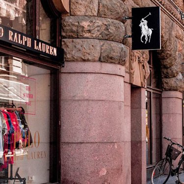 Магазинам Финляндии запрещают продавать товары россиянам