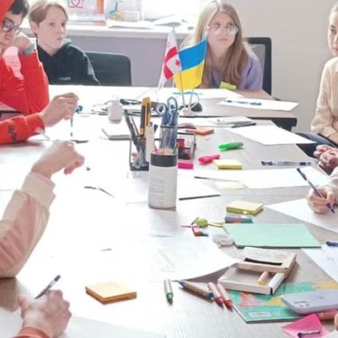 В библиотеке Кракова проводят креативные бесплатные занятия для детей