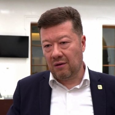Комерційний фашист Окамура пропонує скасувати тимчасовий захист для чеських українців