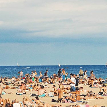 На пляжах Барселони обмежать заняття спортом