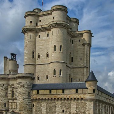Россиянам ограничили доступ в Венсенский замок, в котором находятся архивы Минобороны Франции