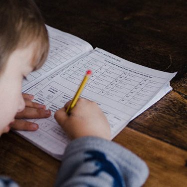 У Празі українським дітям безкоштовно допоможуть робити домашні завдання