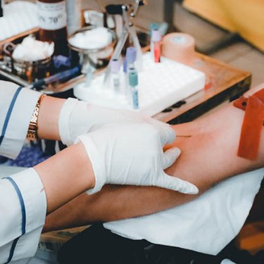 У Німеччині скасували заборону донорства крові для гомосексуалів