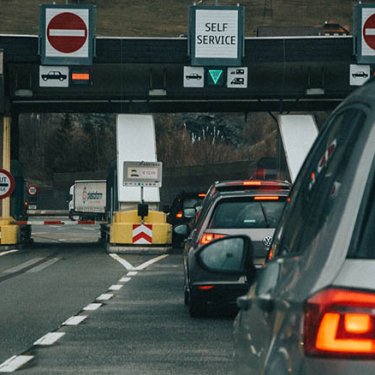 В Чехии значительно подорожают виньетки для автомагистралей