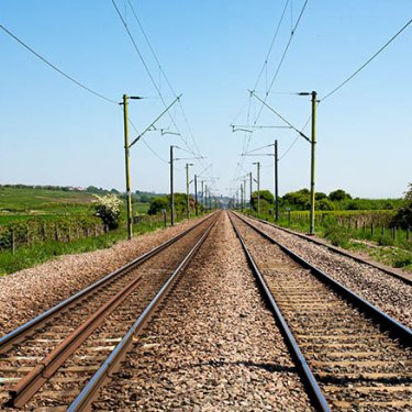 У Польщі українка бігла три кілометри по рельсах за потягом