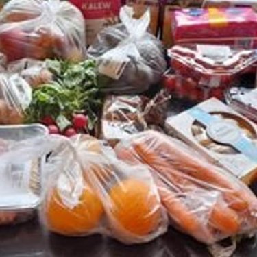 В Естонії волонтери організували покупку продуктів для українських біженців