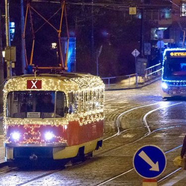 На вулиці Праги вийдуть різдвяні трамваї