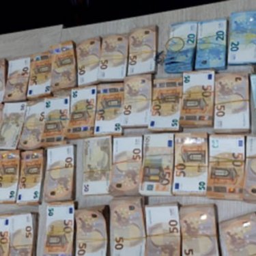 У Молдові затримали двох українців із понад 440 тисячами євро