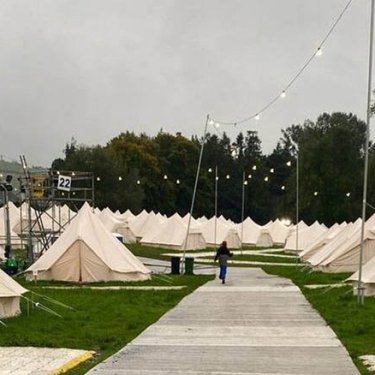 В Ирландии украинских беженцев из палаток переселят в хижины с отоплением