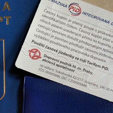 Пільговий паперовий проїзний продовжує діяти для українців у Празі