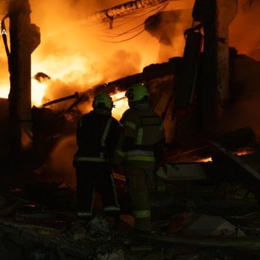 Палає лікарня в Києві після обстрілу РФ