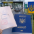 Український паспорт на кордоні