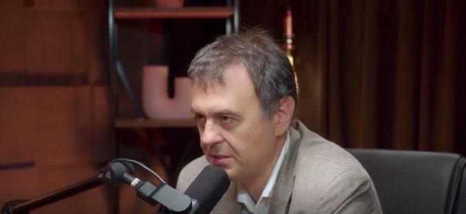 Данило Гетманцев дає інтерв'ю