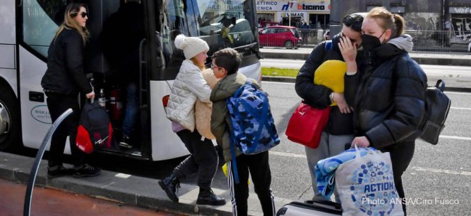 Які країни повторно надають статус тимчасового захисту українцям у 2023 році