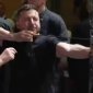 Президент Зеленський стріляє з лука